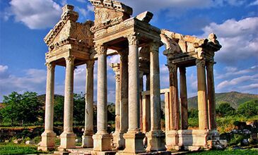 Afrodisias Antik Kenti & Işıklı Göl Turu